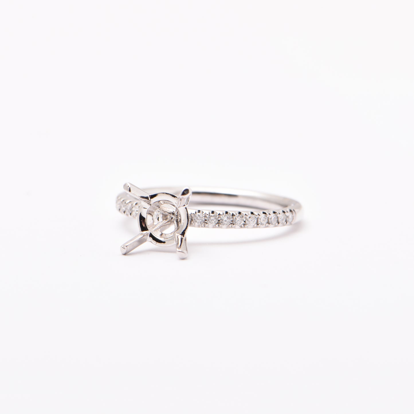 Diamond Engagement Setting for Round 1ct Size, 4 claw, 2mm Wide Band