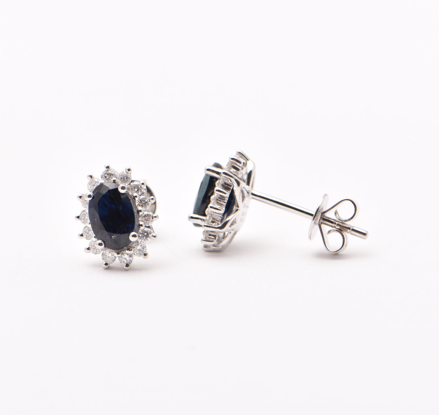 SAPPHIRE AND DIAMONDS STUD EARRING