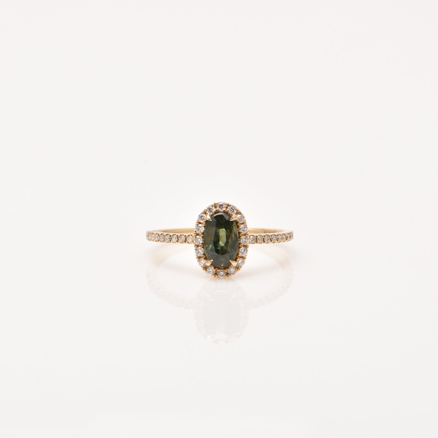 inventory 1557008 Model Arg1147 Metal 18Ky 1.74G Stone Details 1 Aust.Sapphire 1.06ct 36 Dia 0.20ct Val Rrp. 5303