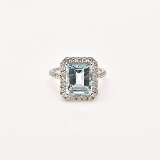 Aquamarine and Diamond Ring in 18ct Gold